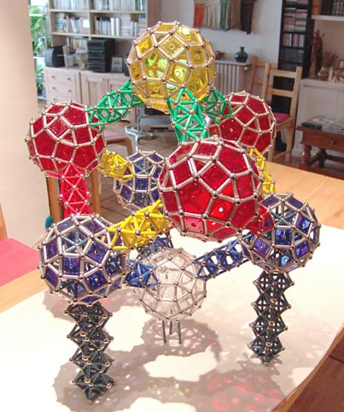 GEOMAG constructions: The Brussels' Atomium, view 2