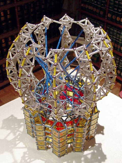 GEOMAG constructions: Chapel 3 with upright dome, building the dome, 1
