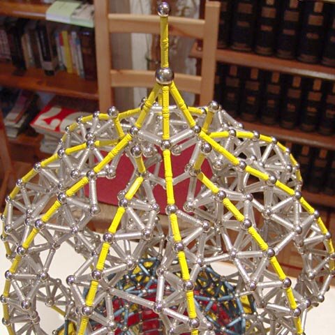 GEOMAG constructions: Chapel 3 with upright dome, building the dome, 2