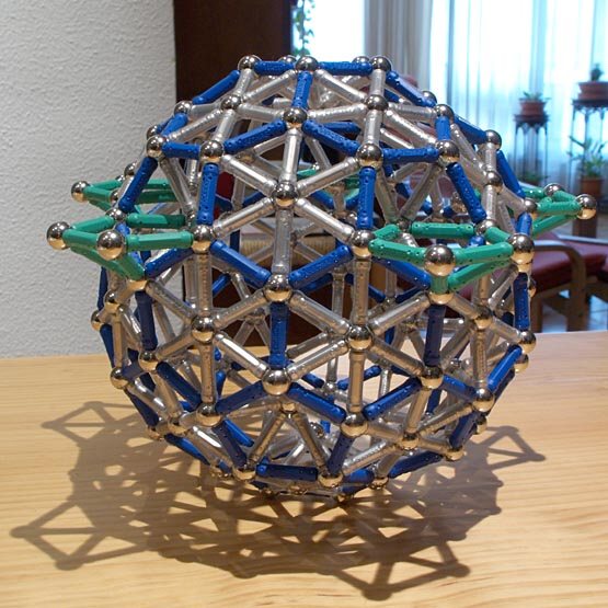 GEOMAG constructions: Pseudogeodesic sphere: common plane of the pyramids