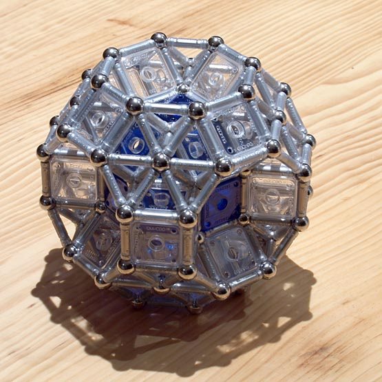 Construcciones con GEOMAG: Cuboctaedro rombitruncado reforzado