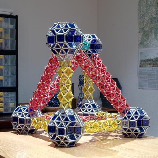 GEOMAG constructions: Giant tetrahedron in the giant cube, view 2