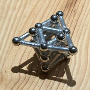 GEOMAG constructions: Chaining octahedra, step 6