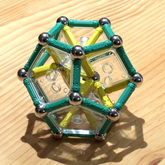 Construcciones con GEOMAG: El dodecaedro regular reforzado