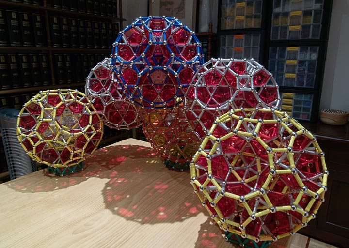 GEOMAG constructions: Six rhombitruncated icosidodecahedra in three levels, oblique front view