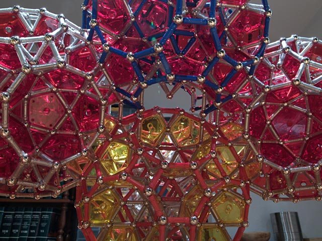GEOMAG constructions: Overlapping rhombitruncated icosidodecahedra 