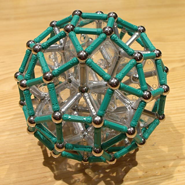 Construcciones con GEOMAG: Rombicosidodecaedro reforzado, método 2