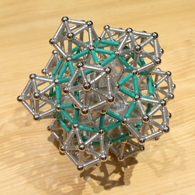 GEOMAG constructions: Twelve regular icosahedra around a rhombicosidodecahedron