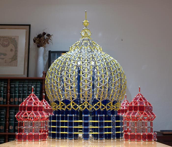 Construcciones con GEOMAG: Cúpulas del Taj Mahal a escala 1:50, vista 1 (fotomontaje)