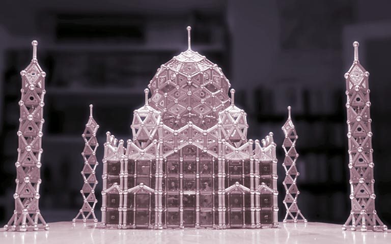 Construcciones con GEOMAG: El Taj Mahal a escala 1:125, vista frontal